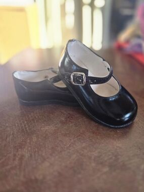 Baby B'loons Classic Black Mary Jane Shoe-Size 2 VTG